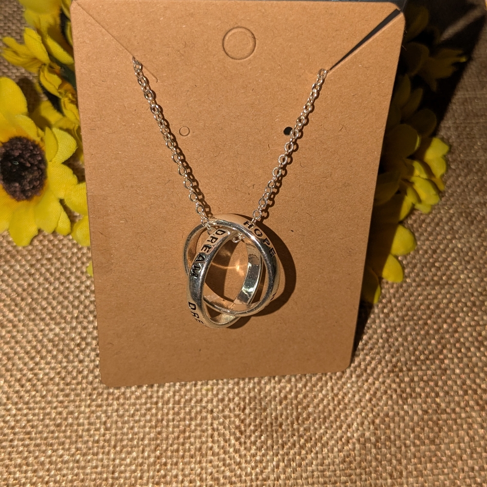 Silver Interlocking Pendant Necklace